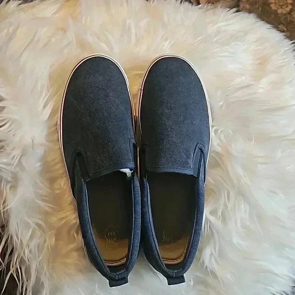 True Craft Shoes - Picture 1 of 4
